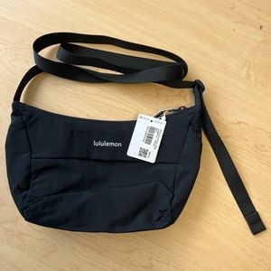 Lululemon Sling Crossbody Bag 2L new w/tags